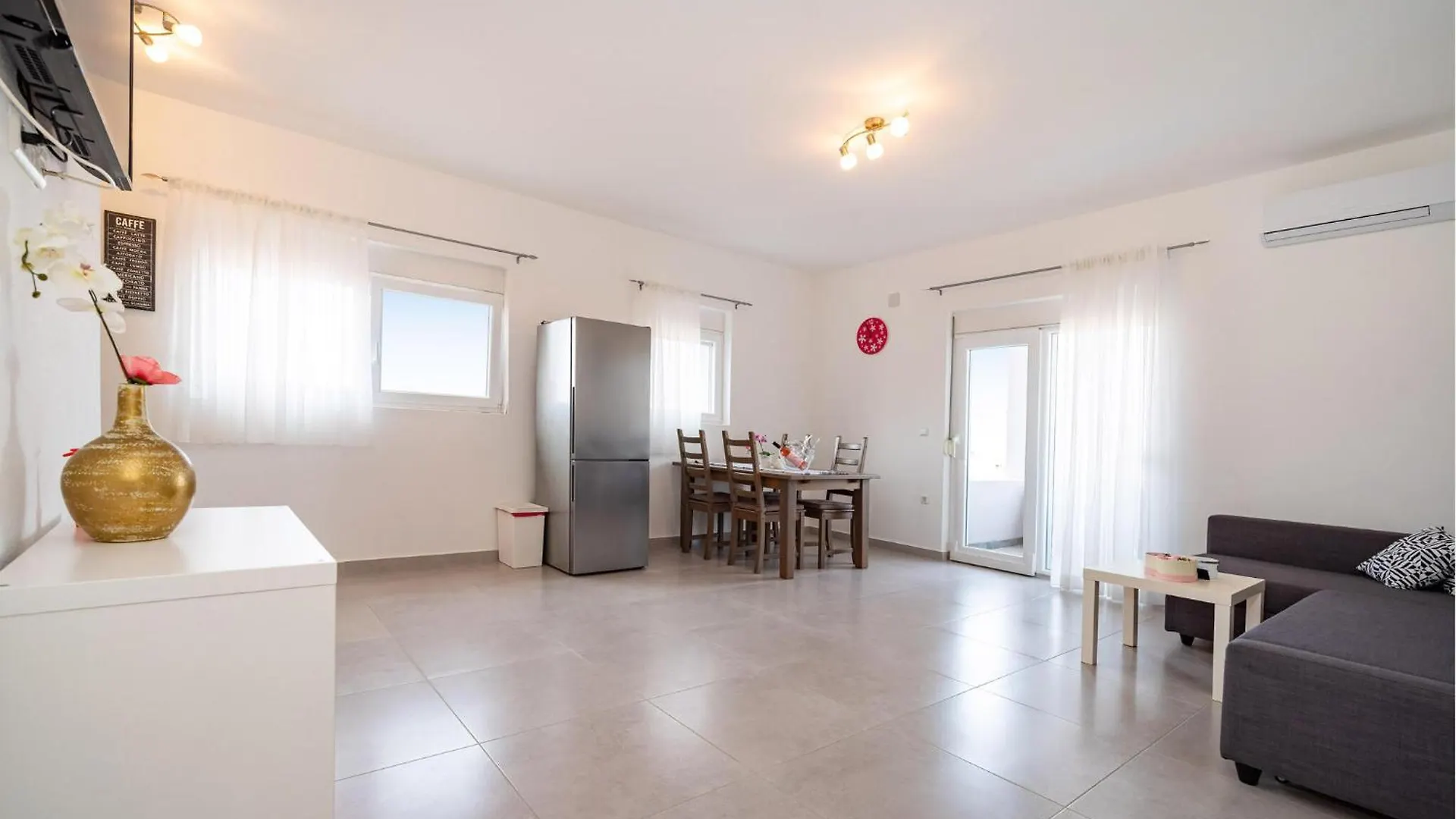 Beautiful Apartment In Rtina With Wifi
