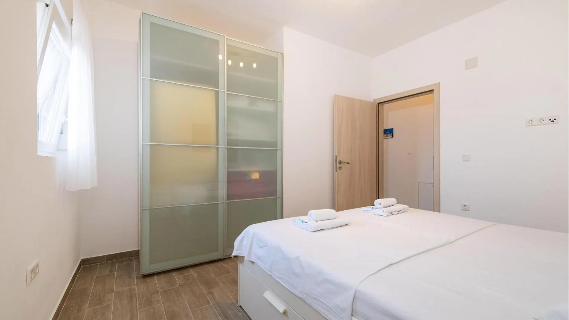 Beautiful Apartment In Rtina With Wifi