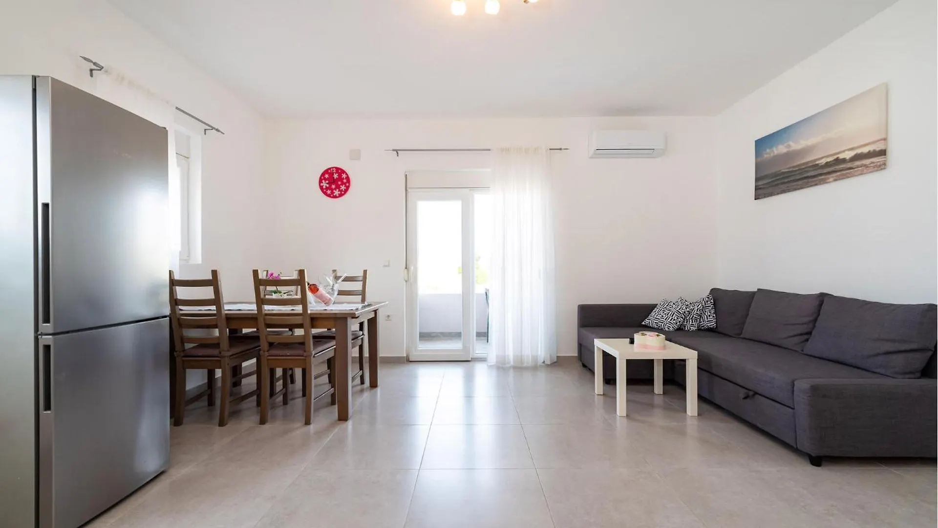 Beautiful Apartment In Rtina With Wifi