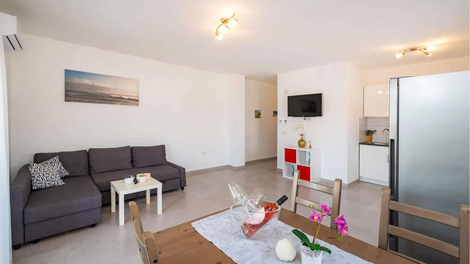Beautiful Apartment In Rtina With Wifi