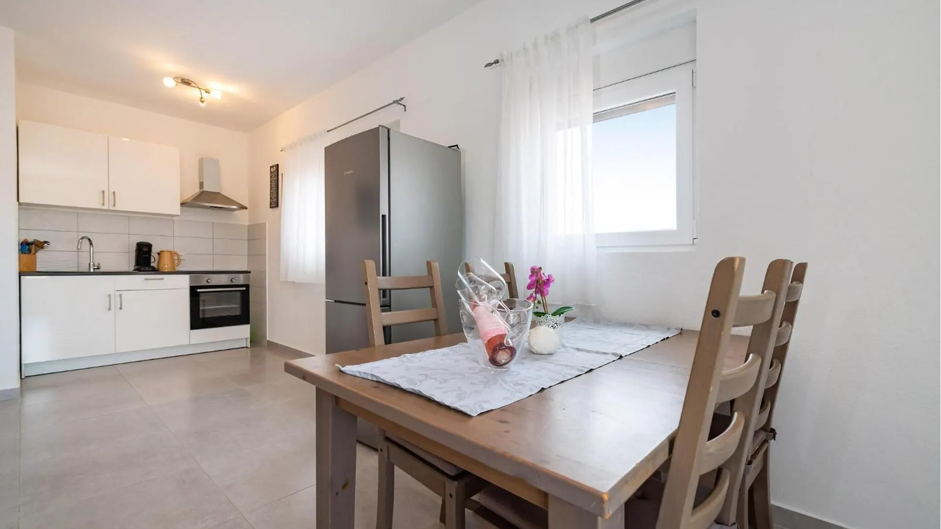 Beautiful Apartment In Rtina With Wifi